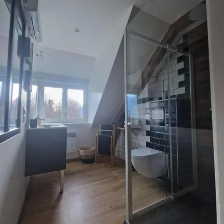 Quiet And Pleasant Duplex *